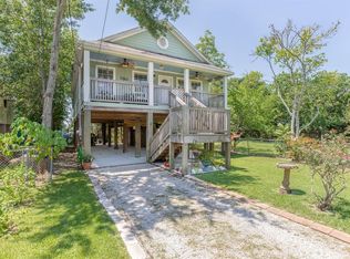 815 Cedar Rd, Clear Lake Shores, TX 77565
