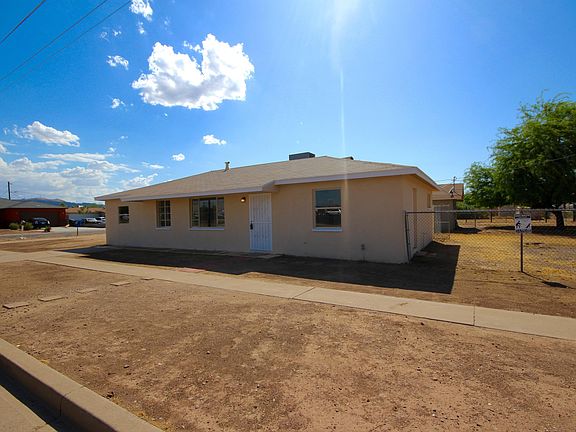 2nd image of 2162 E Parkway Dr