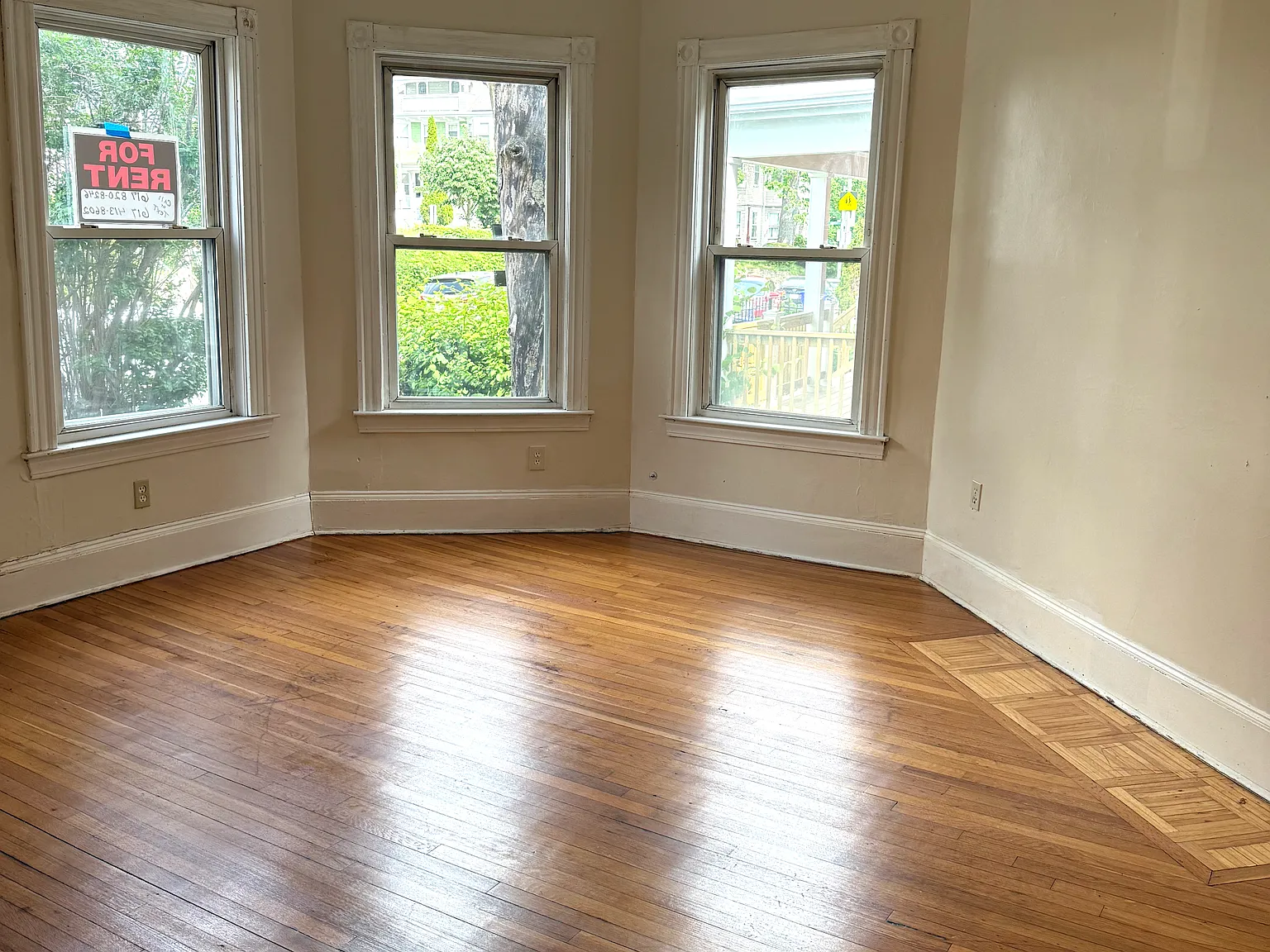 4 bed, 1400 sqft, $3,350 — Photo 2