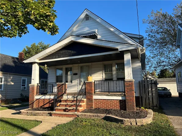 19511 Muskoka Ave, Cleveland, OH 44119
