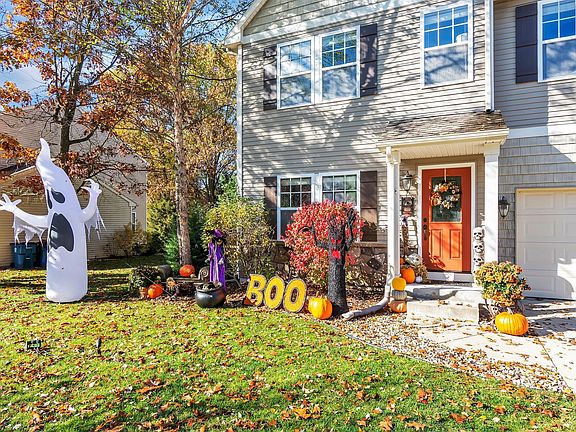 5th image of 7432 Dartmoor Ct