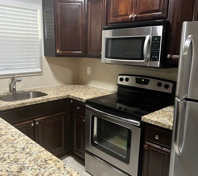1st image of 2640 NE 8th Ave APT 10