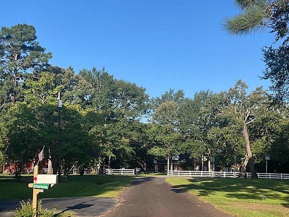 4th image of 547 Brookwood Dr