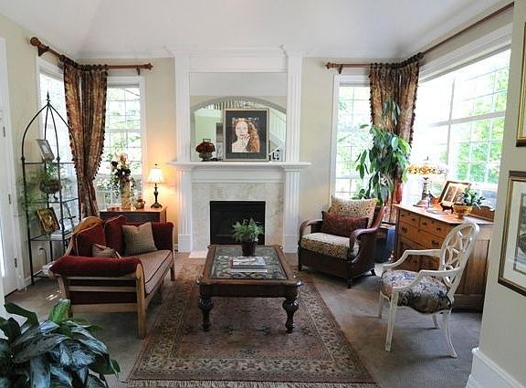 Living room, lovely natural light