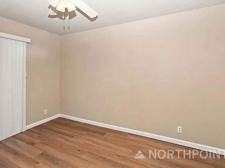 413 Lion Dr — Photo 11