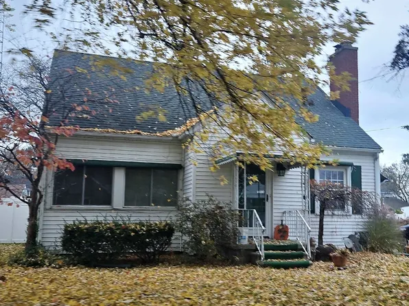 5916 Oakwood St, Monroe, MI 48161