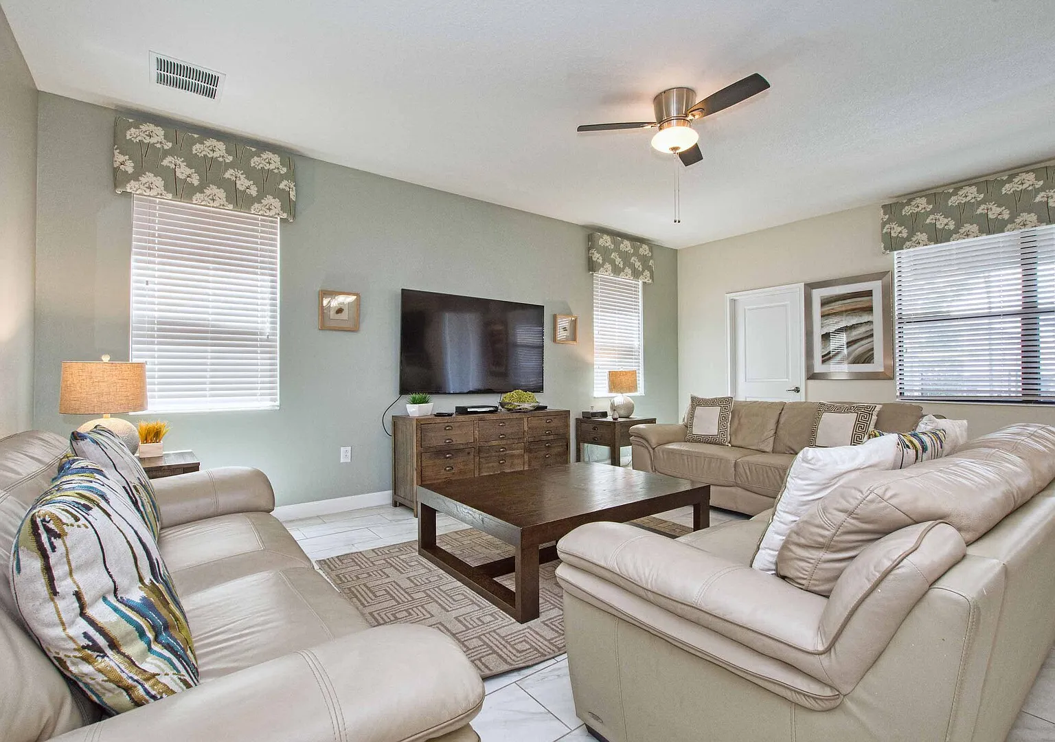 Beauty Home, Private Pool in Champions Gate — Photo 1