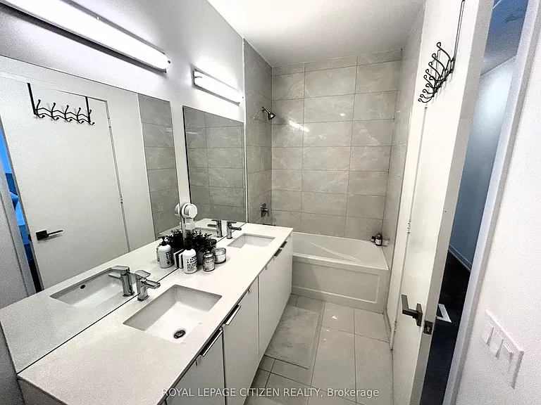 30 Ordnance St #2402 — Photo 28