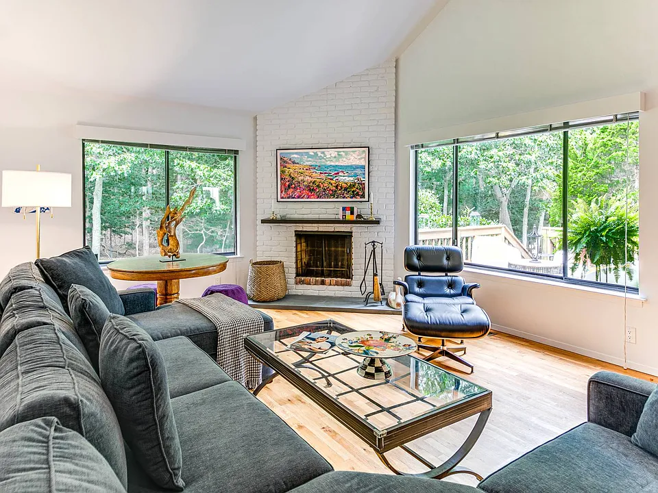 202 Treescape Dr