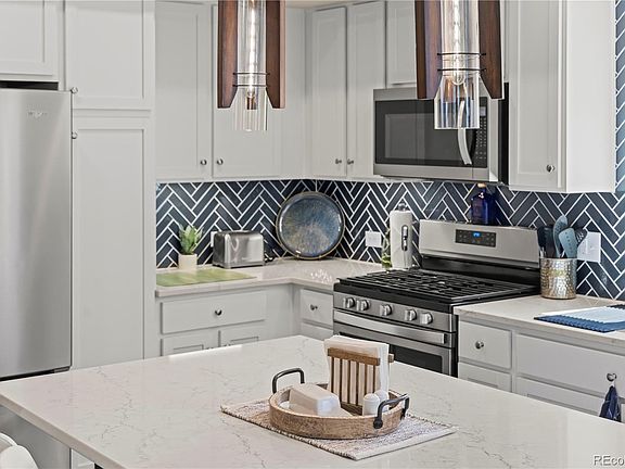 4th image of 1158 Oak Circle
