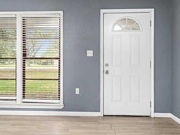 5th image of 2406 40th St