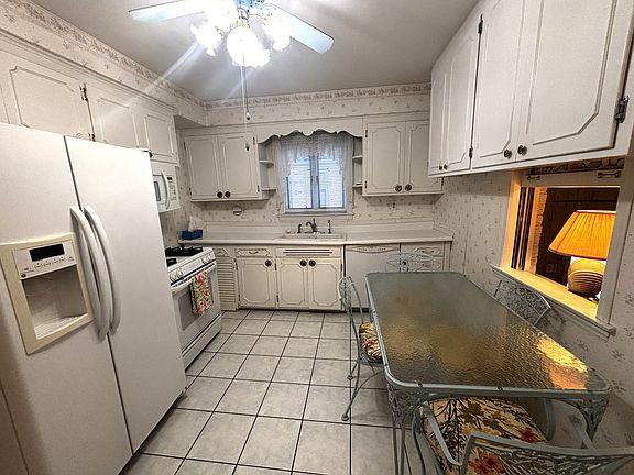 5th image of 1738 N 75th Ave