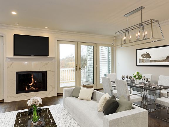 Dining Room w/Deck Access