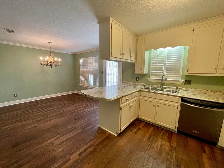 270 Hillcrest Rd #506 — Photo 5
