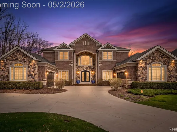 2482 Highland Dr, Ann Arbor, MI 48105