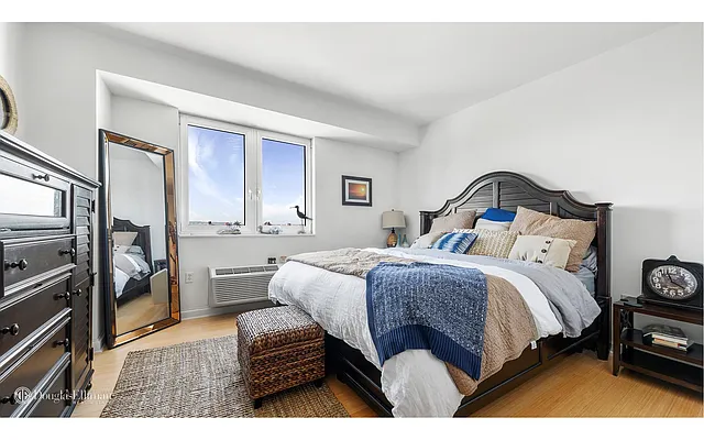 Rented by Douglas Elliman | media 21