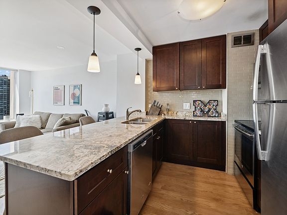 2nd image of 70 W Burton Pl APT 1806