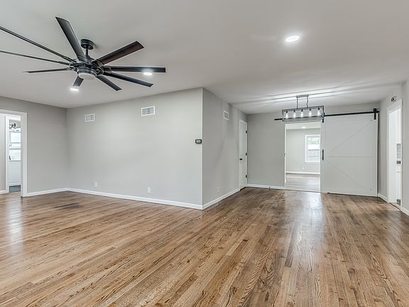 5th image of 349 SE Rockwood Ave
