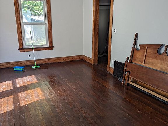 4th image of 346 W Oakland St