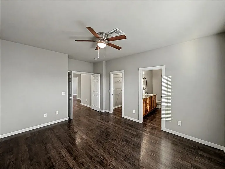 862 Oakwood Ct — Photo 10