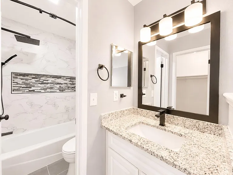 11908 Sunhillow Bnd #B — Photo 9