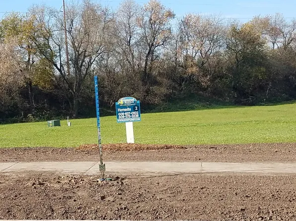 833 Valley Rd, Dane, WI 53529