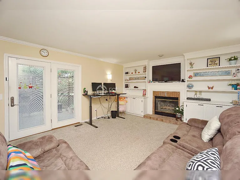 6275 Hummingbird Dr — Photo 10