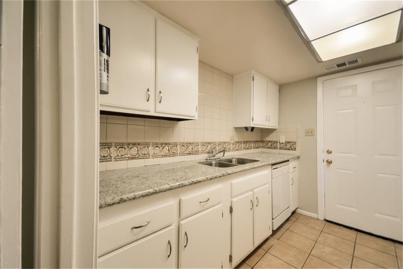 1st image of 15328 Chipman Ln #5328