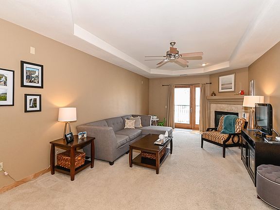 3rd image of 3710 N Oakland Ave APT 203