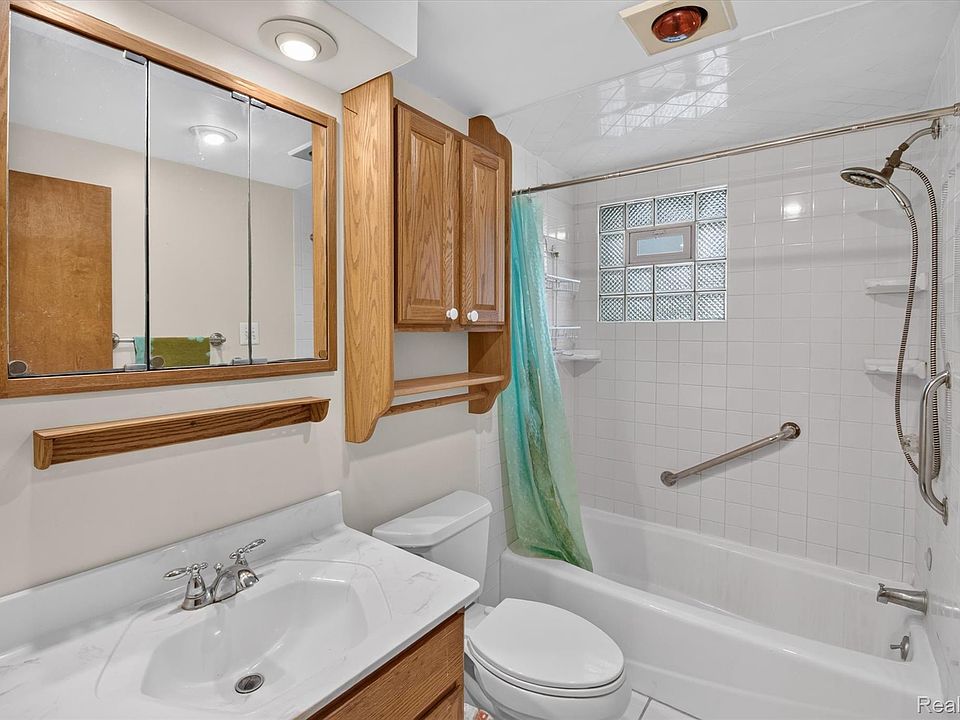23276 Annapolis St, photo 16