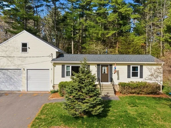 47 Center St, Westport, MA 02790