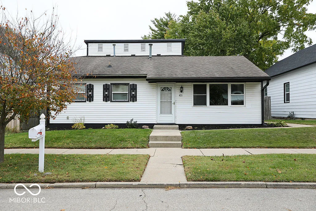 421 Wood St photo 1