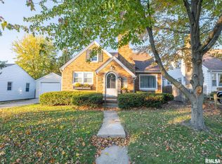 1103 W Ridge Rd, Peoria, IL 61614