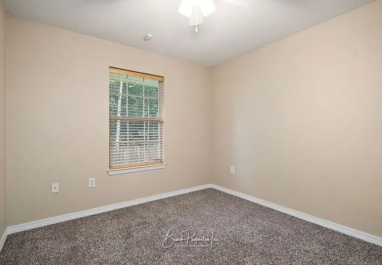 4718 Lemoyne Vis — Photo 19