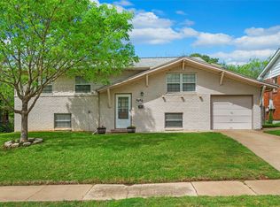 1011 S Delaware St, Irving, TX 75060