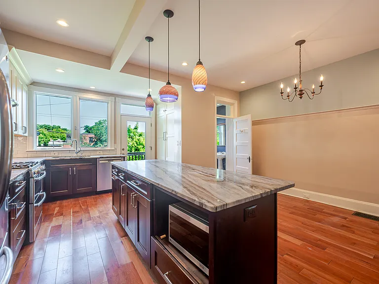 1234 E St NE — Photo 16