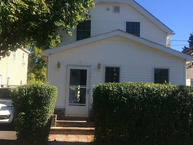 12 S Walnut St — Photo 1