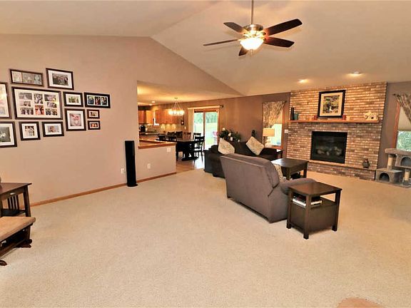 3rd image of 903 Greenlee Ave