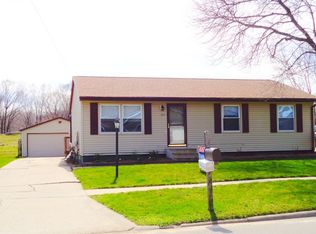 1733 Lark Ln, Waterloo, IA 50701