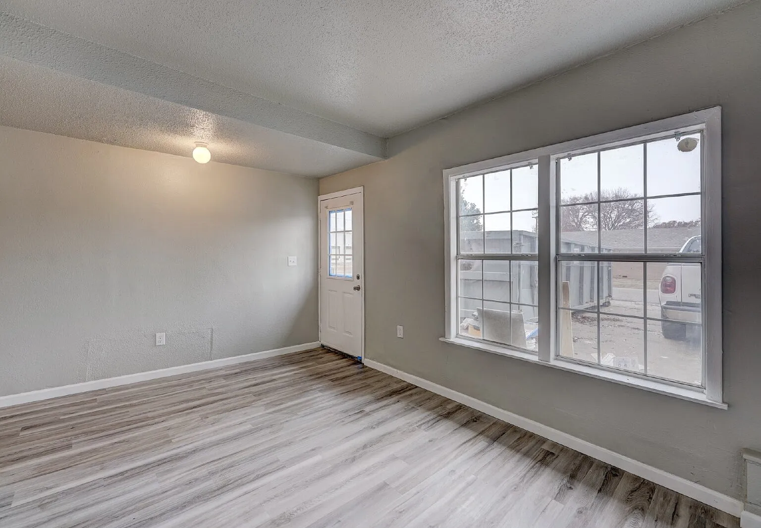1 bed, 1.0 bath, $750 — Photo 3