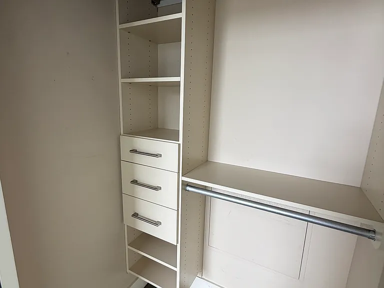 Walk in closet