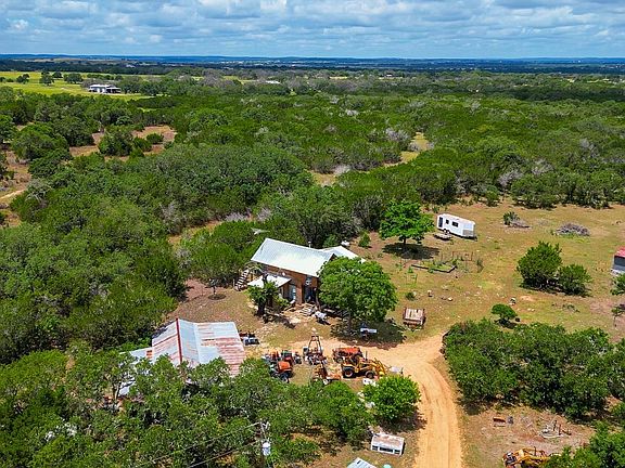 3rd image of 707 Ranch Road 1320