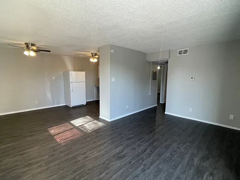 607 Parsons St #1 — Photo 3