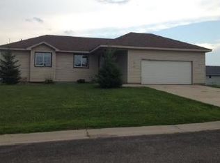 211 Fischer St NW, Montgomery, MN 56069