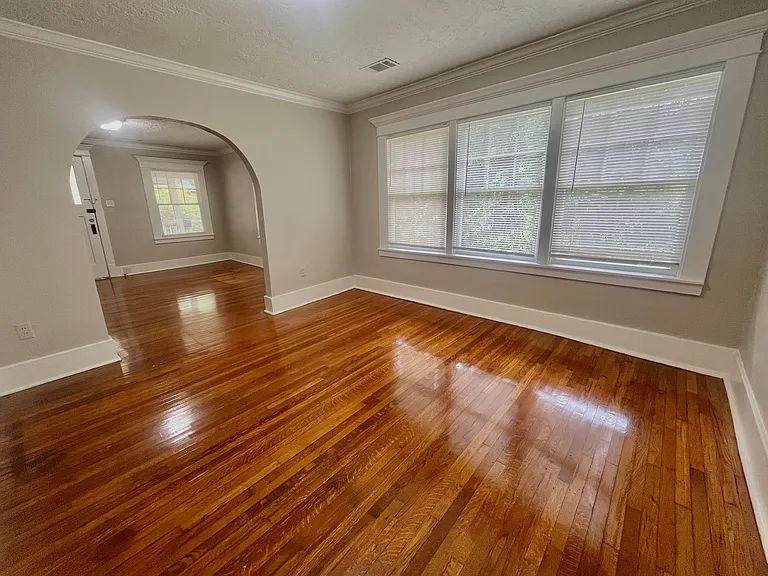 4522 Lee Ave — Photo 17