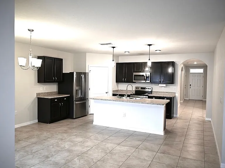 1036 Bethpage Rd — Photo 4