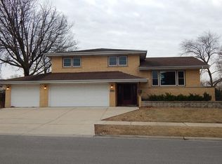 8259 N Western Ave, Niles, IL 60714