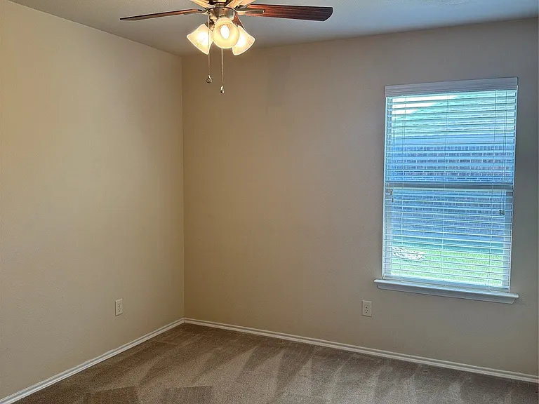327 Elam Dr — Photo 8