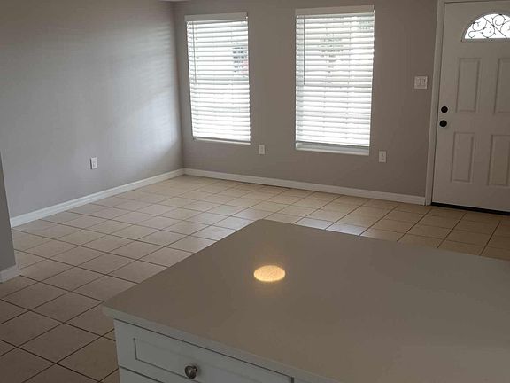 3rd image of 7827 Mimosa Dr