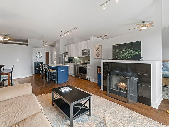 4th image of 1000 E 53rd St Unit 510